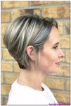 stylish hairstyles for women above 40